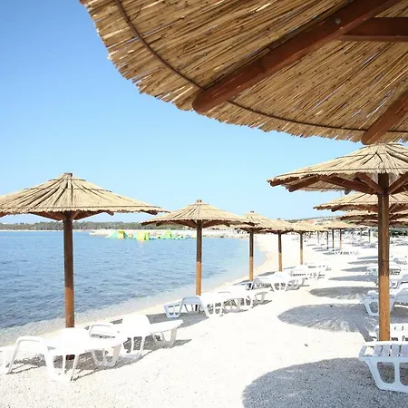 Hotel Larus, 4 Stars, Jacuzzi, 100 M2 *